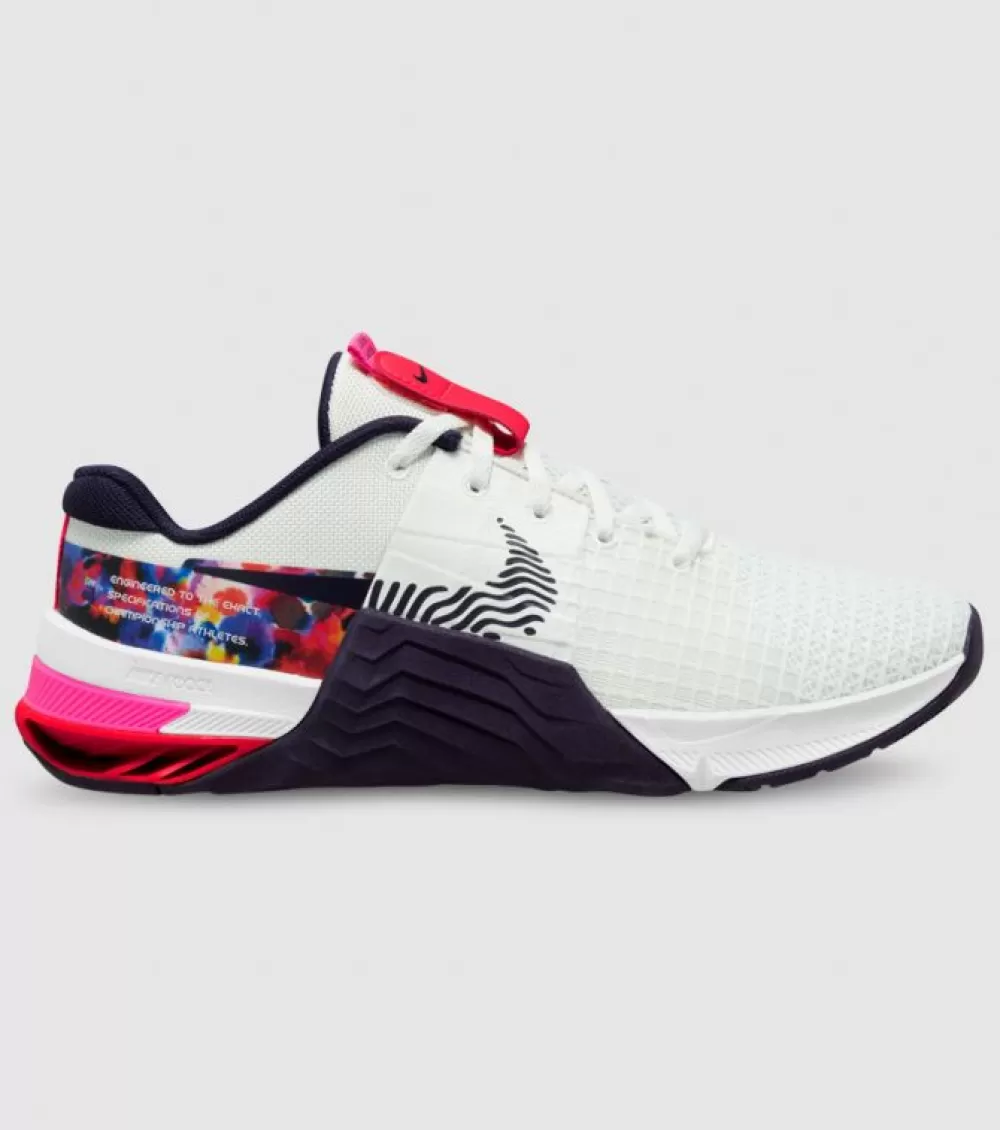 New Nike Metcon 8 Womens Summit White Blackened Blue Hyper Pink